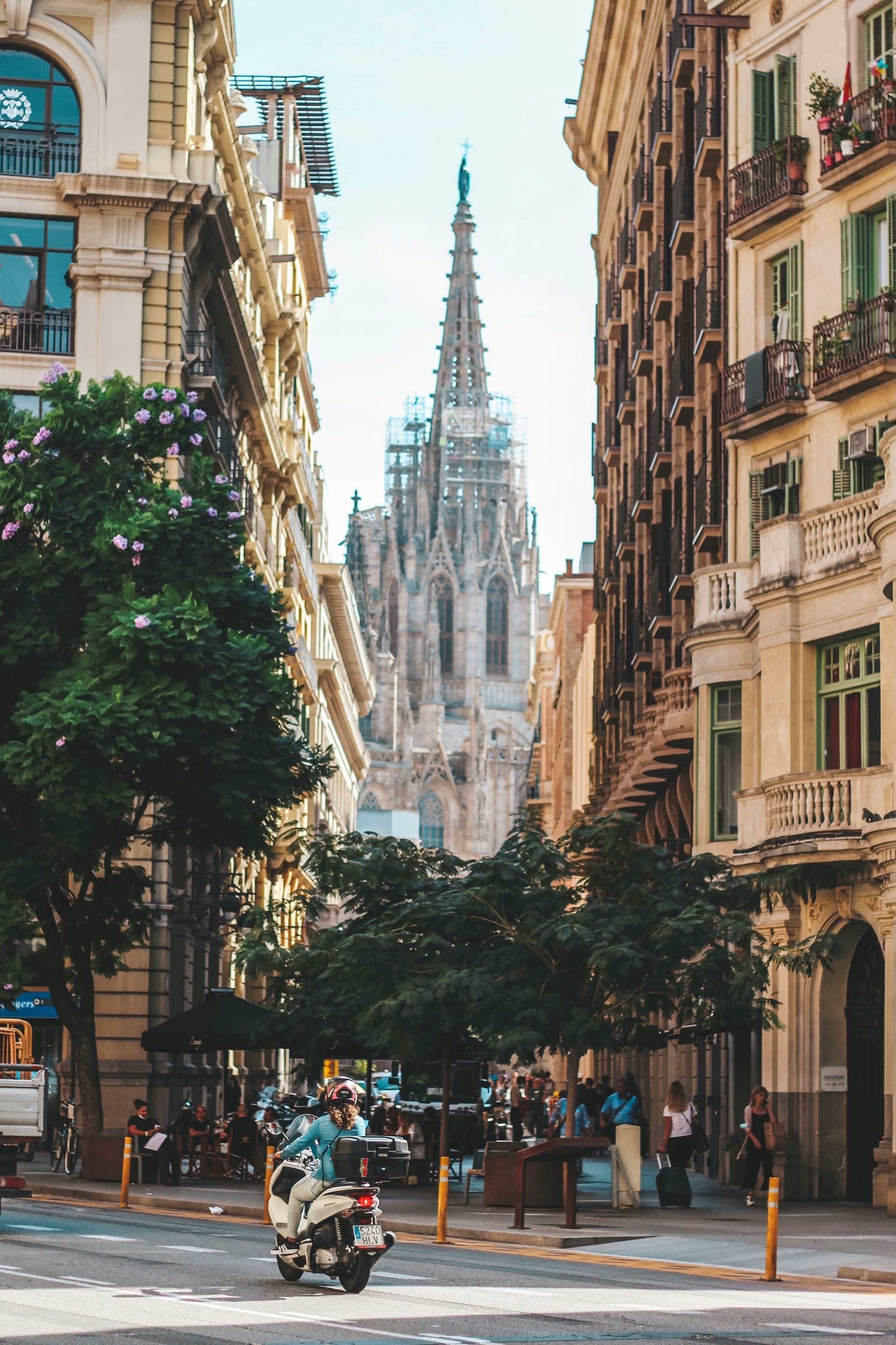 Best Time to Visit Barcelona: A Month-by-Month Guide
