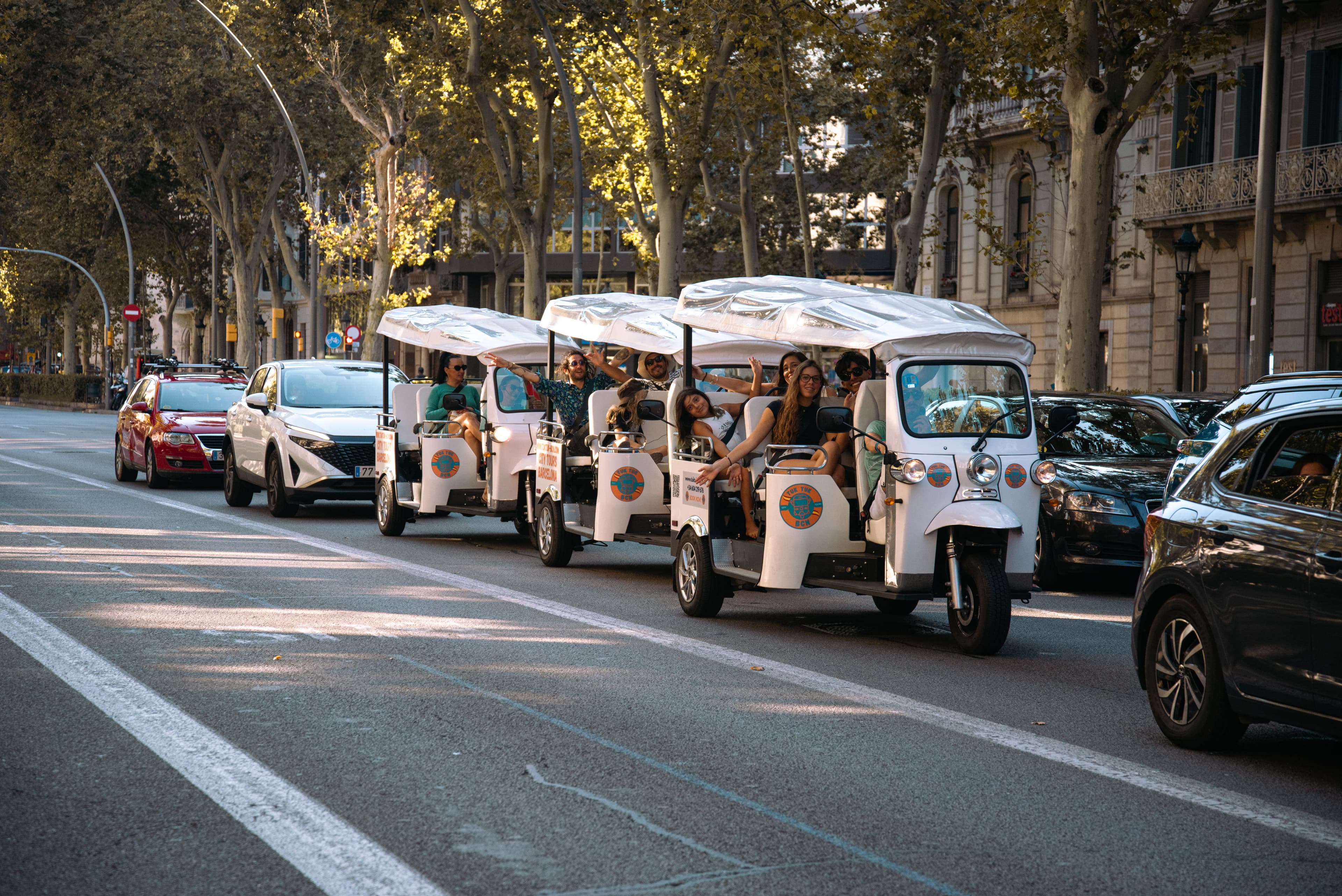 Welcome Tuk Tuk tour Barcelona 2-Hours - tuk tuk tour in Barcelona