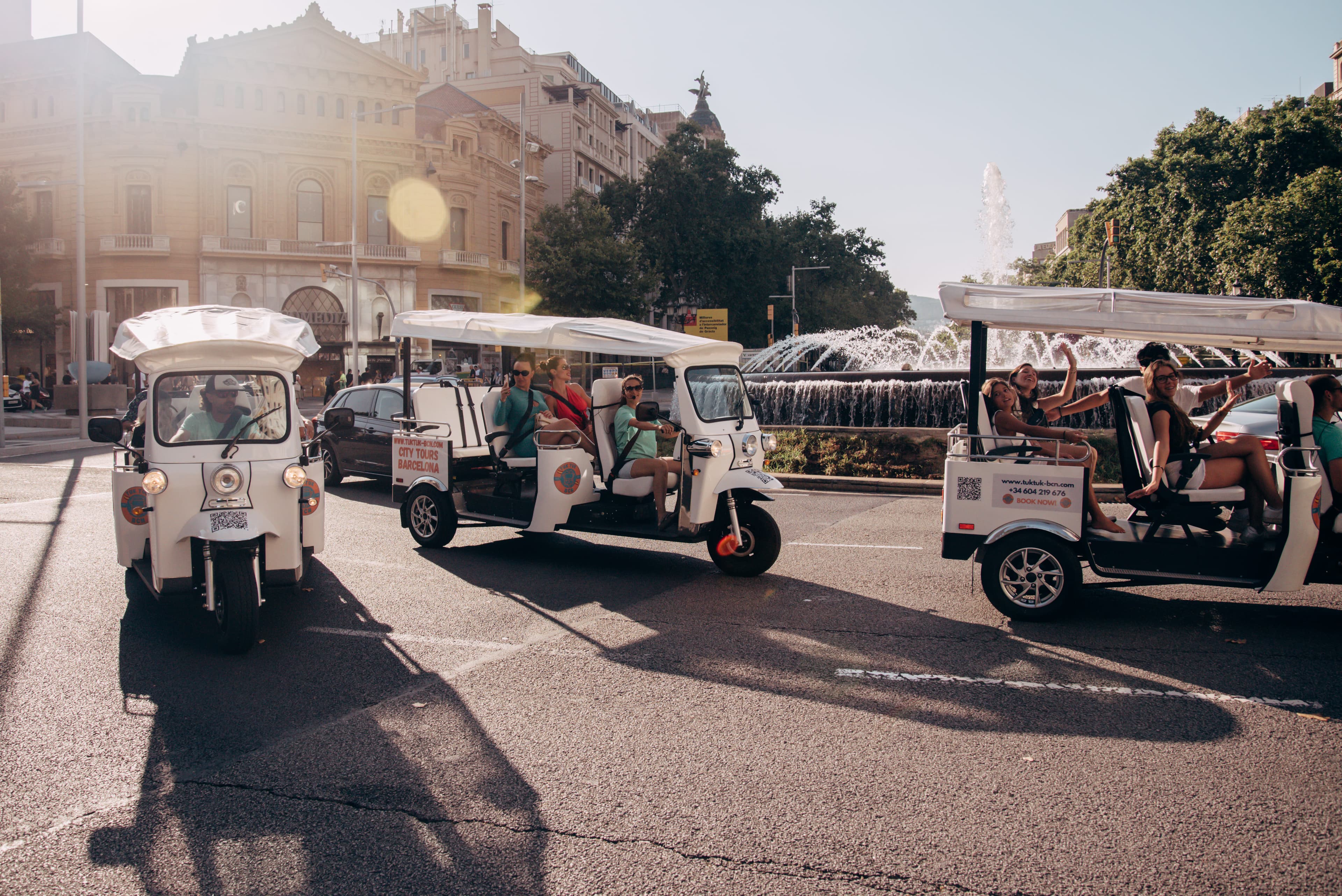 Regular Tuk Tuk tour Barcelona 1-Hour - tuk tuk tour in Barcelona
